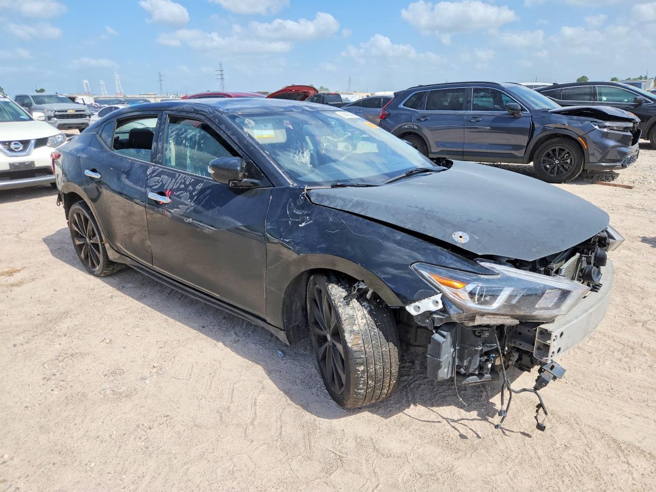 2017 NISSAN Maxima
