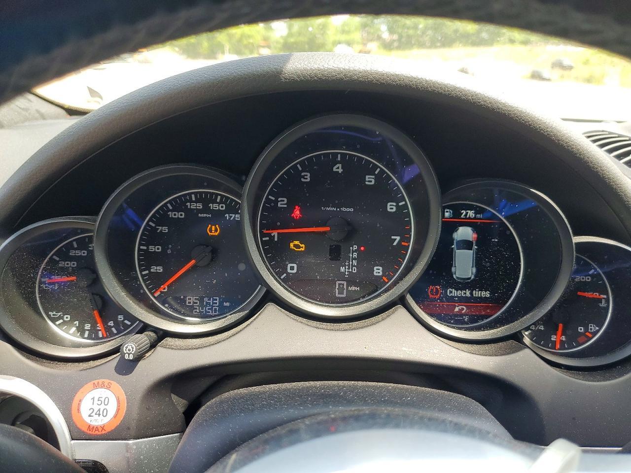 2017 PORSCHE CAYENNE