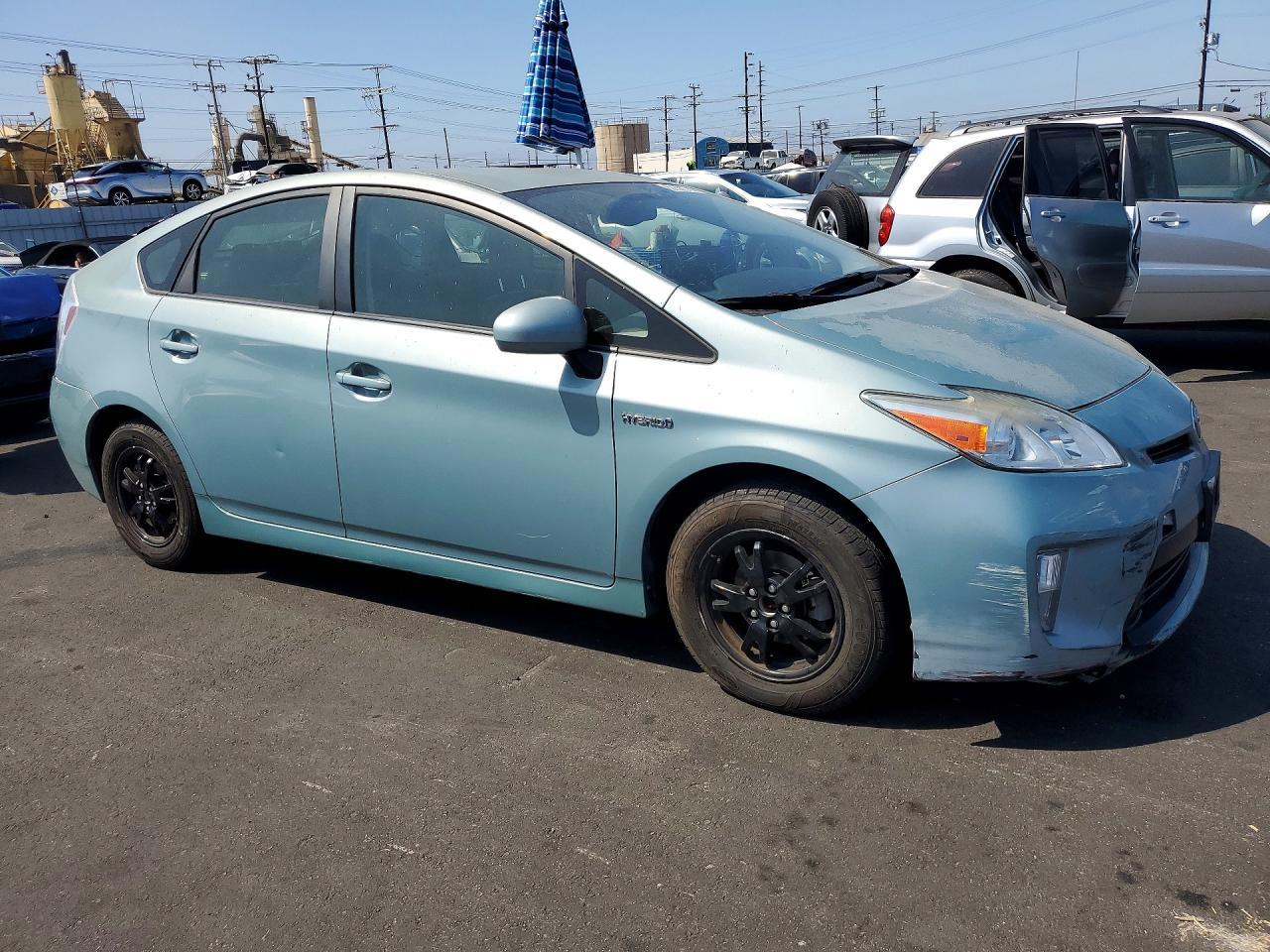 2015 TOYOTA PRIUS