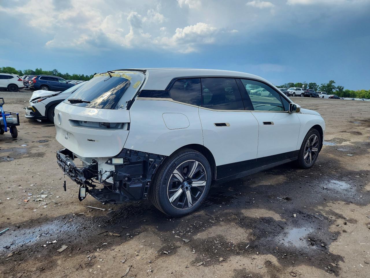 2024 BMW iX