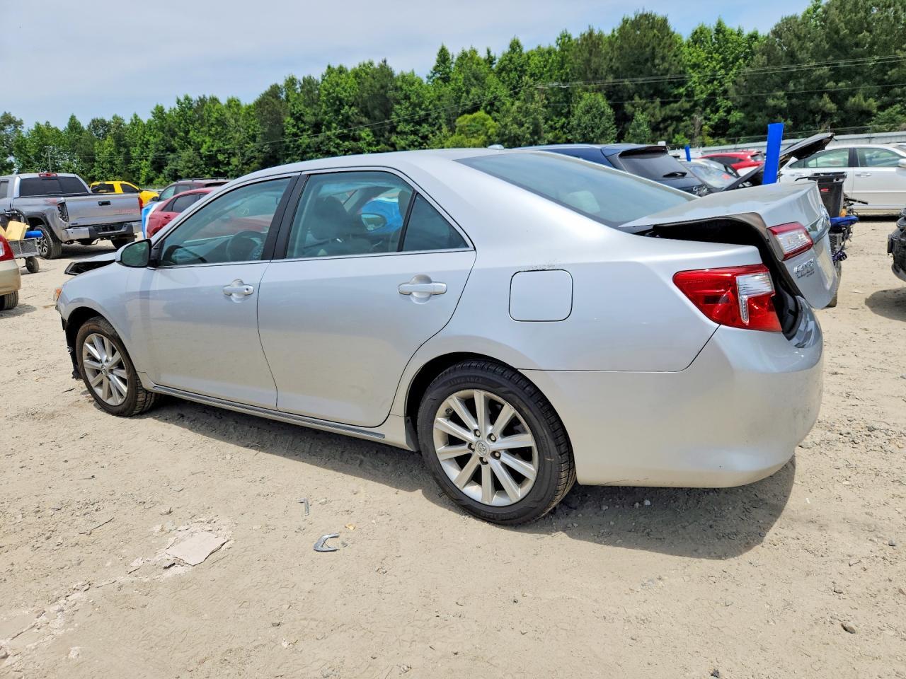 2014 TOYOTA CAMRY