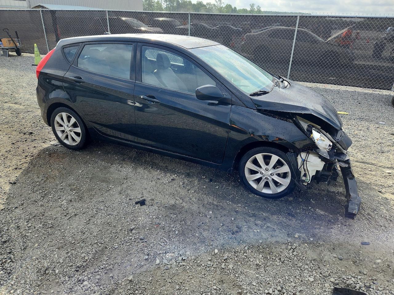 2012 HYUNDAI ACCENT