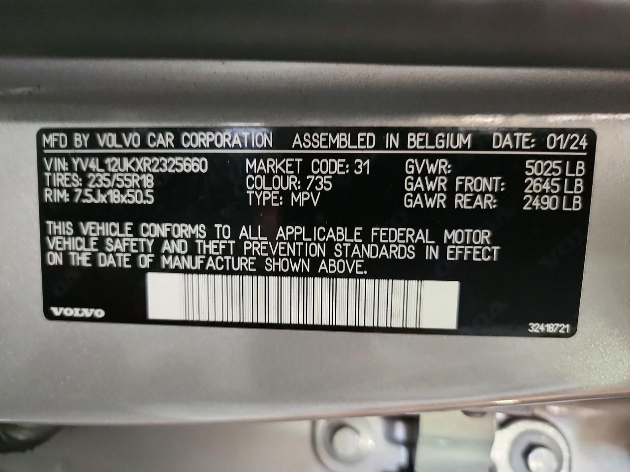 2024 VOLVO XC40