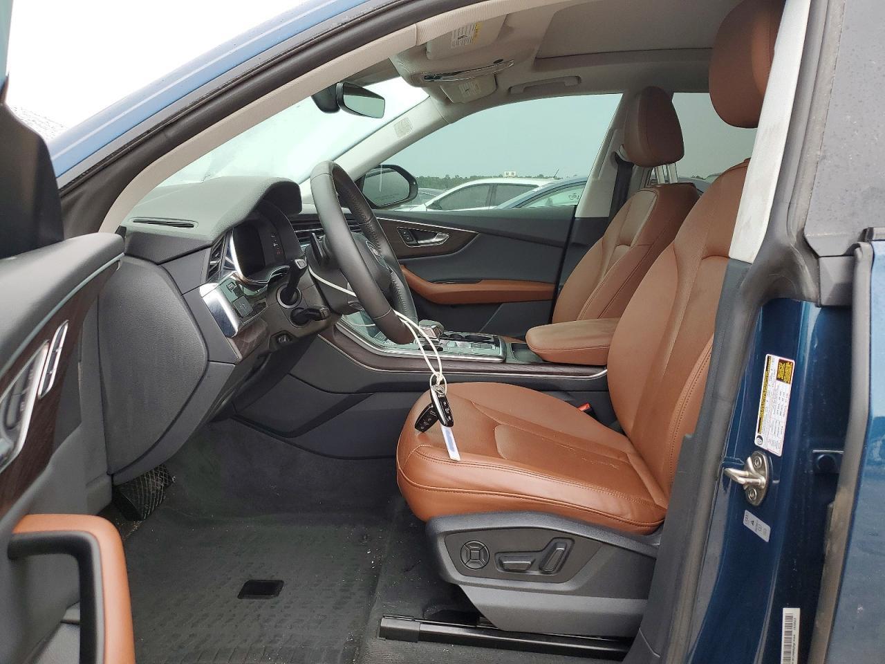 2020 AUDI Q8