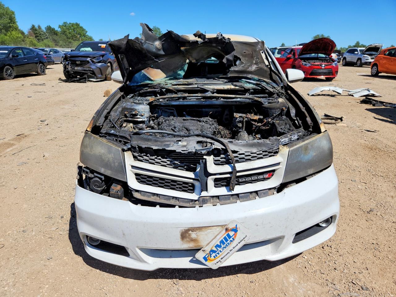 2014 DODGE Avenger