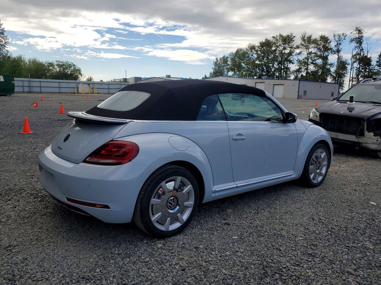 2018 VOLKSWAGEN Beetle