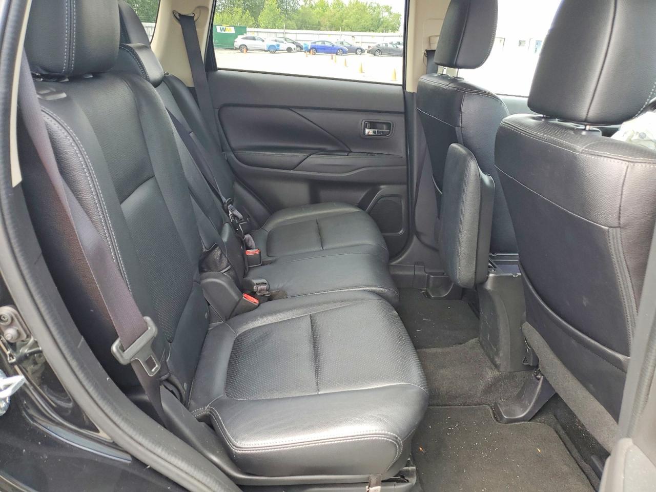 2018 MITSUBISHI outlander