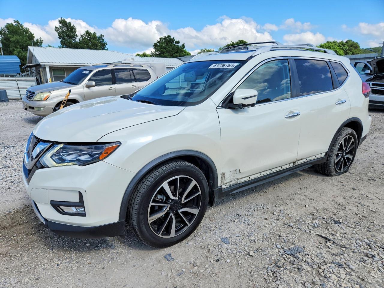 2017 NISSAN ROGUE
