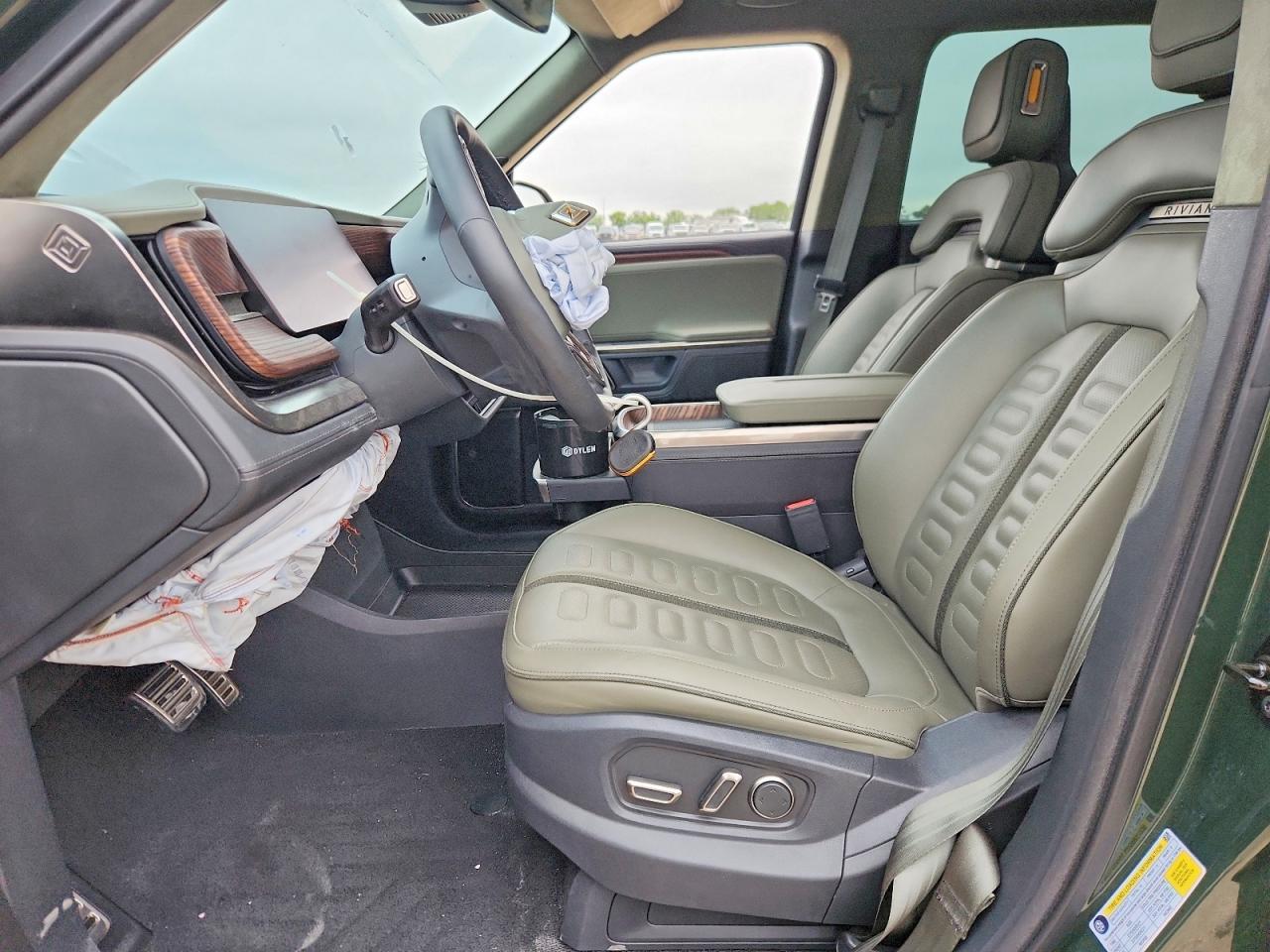 2023 RIVIAN R1t