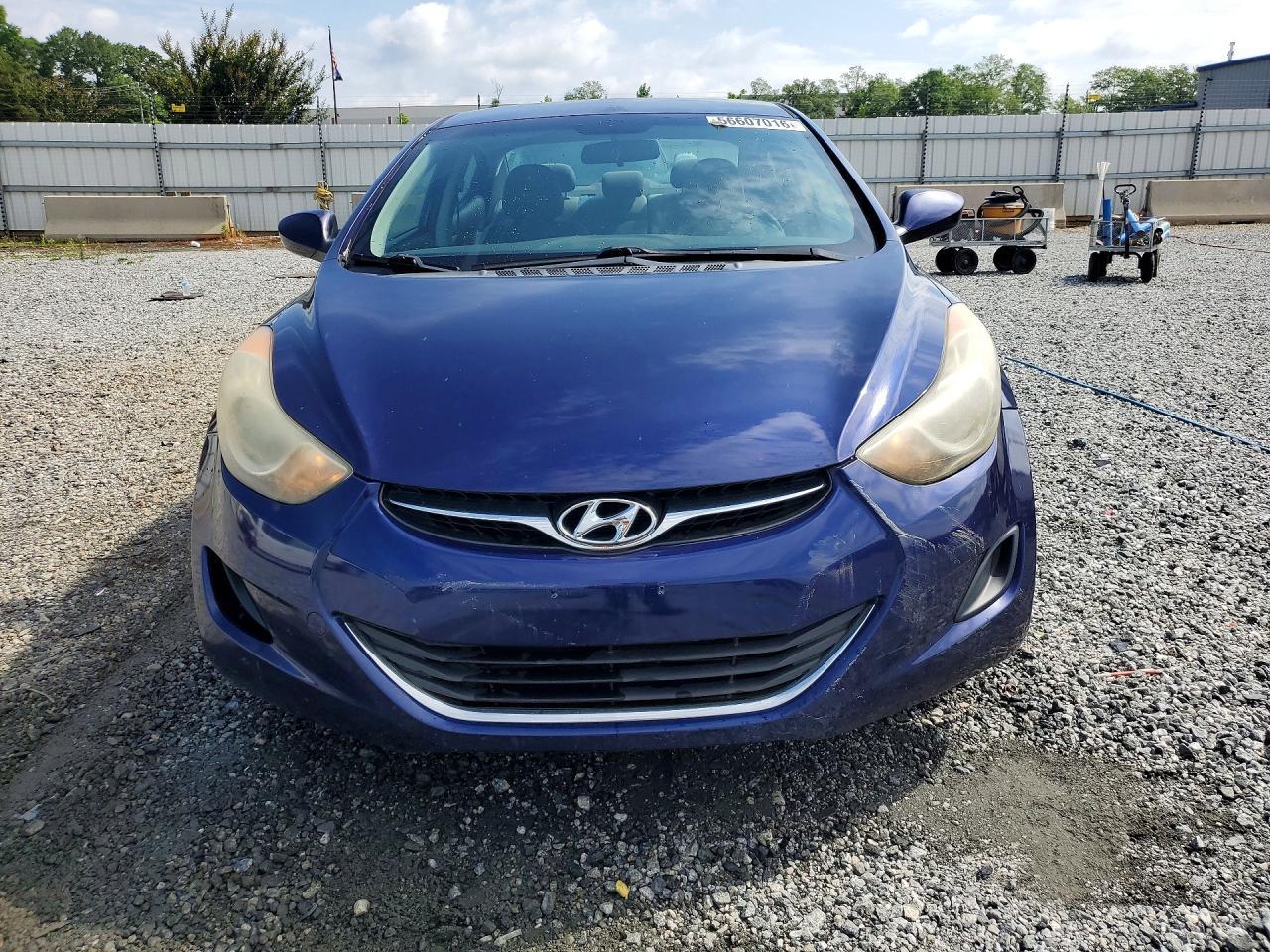 2011 HYUNDAI ELANTRA