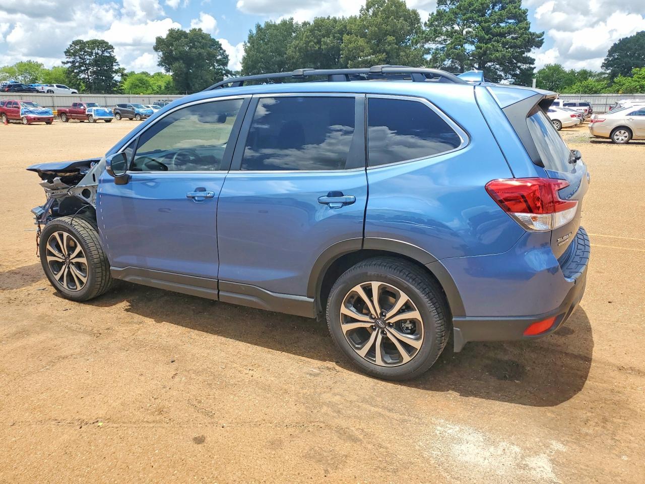 2022 SUBARU FORESTER