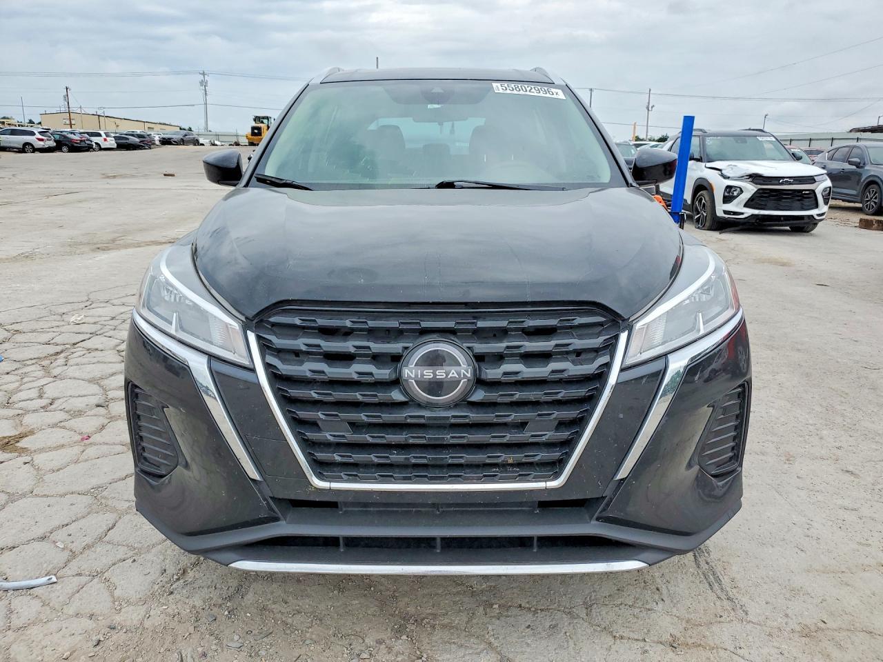 2022 NISSAN KICKS