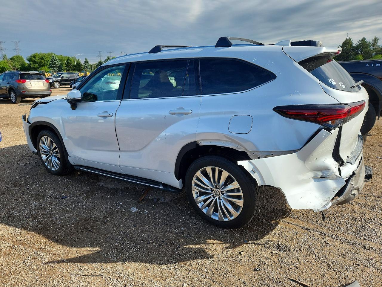 2025 TOYOTA HIGHLANDER