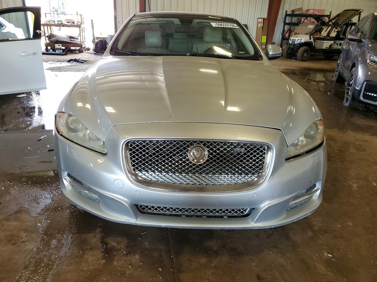 2011 JAGUAR Xj-Series