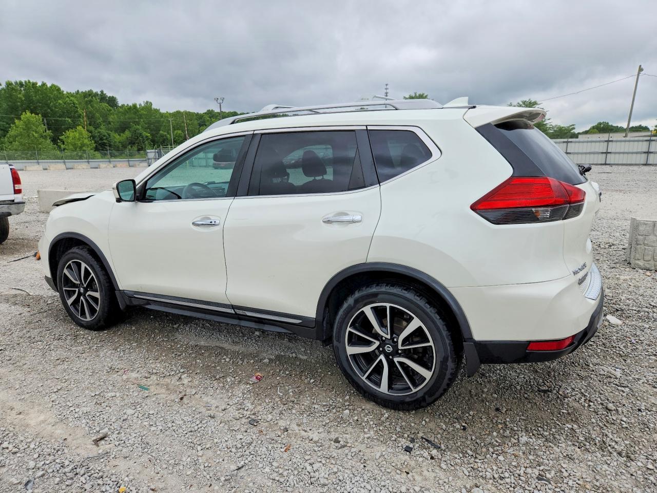 2017 NISSAN ROGUE