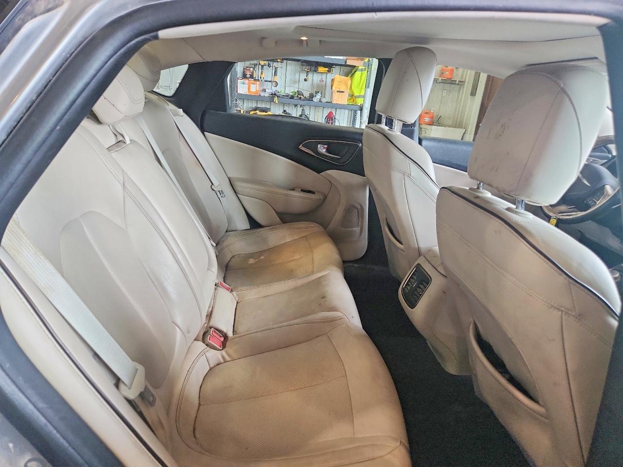 2015 CHRYSLER 200