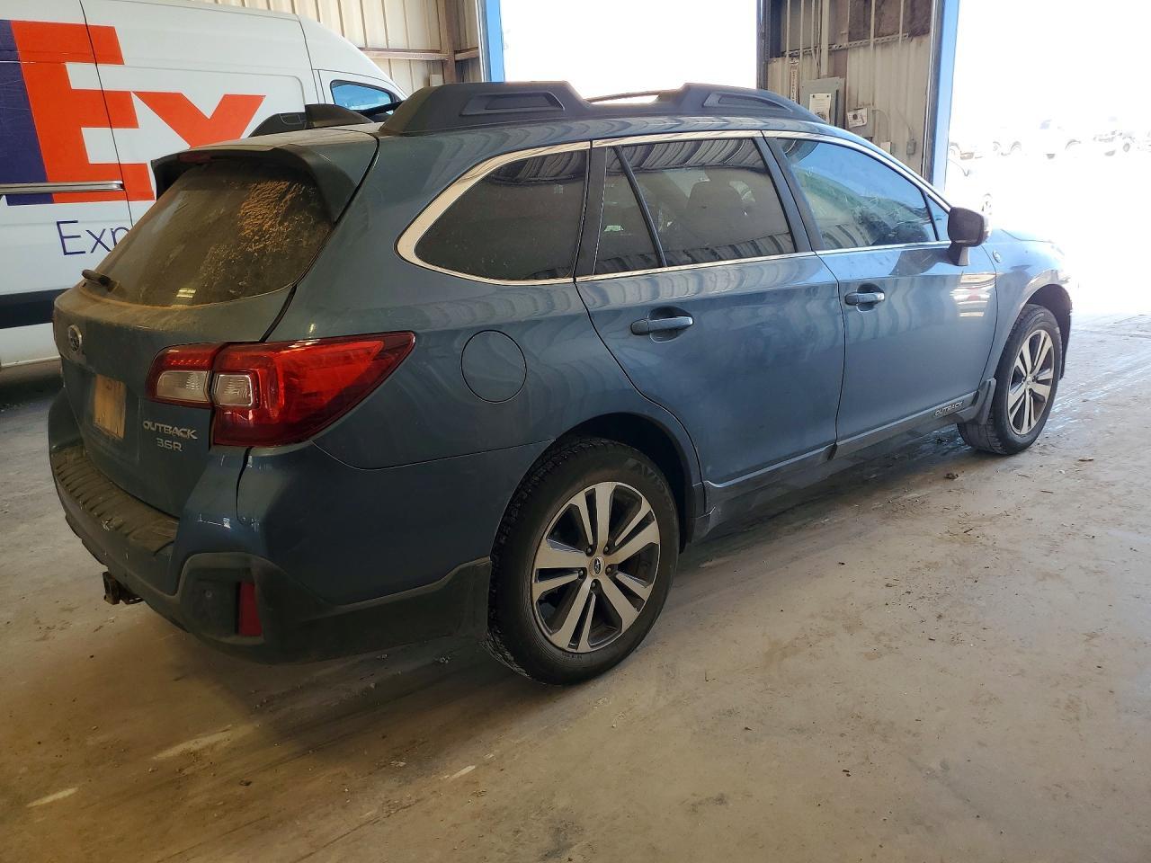 2018 SUBARU Outback