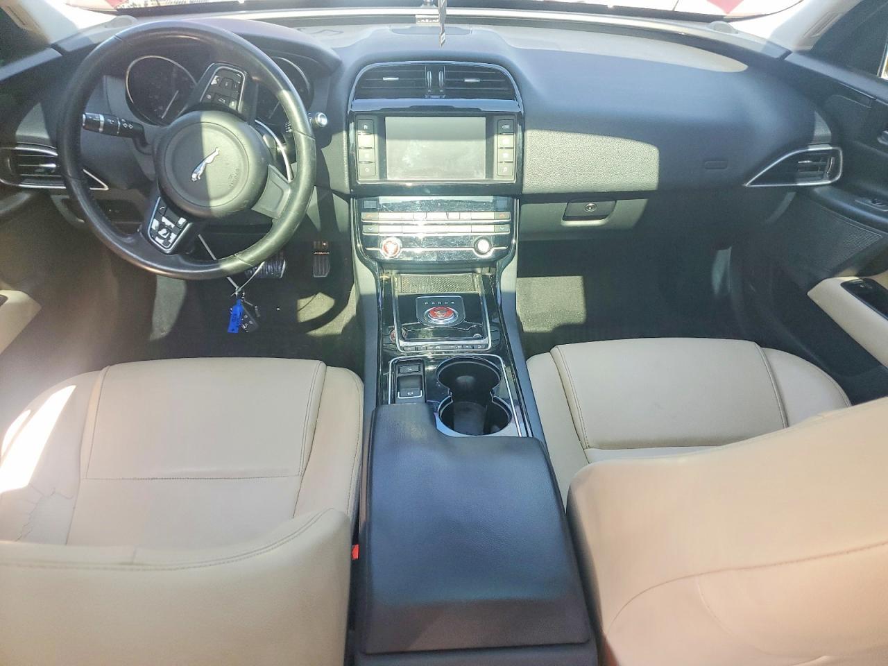 2017 JAGUAR XE