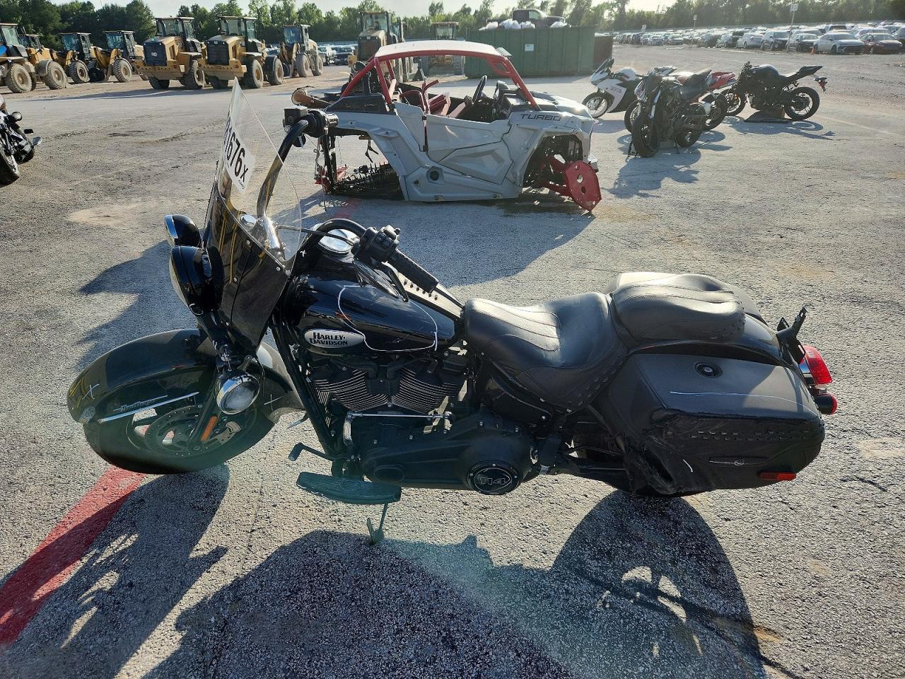 2022 HARLEY-DAVIDSON FLHCS