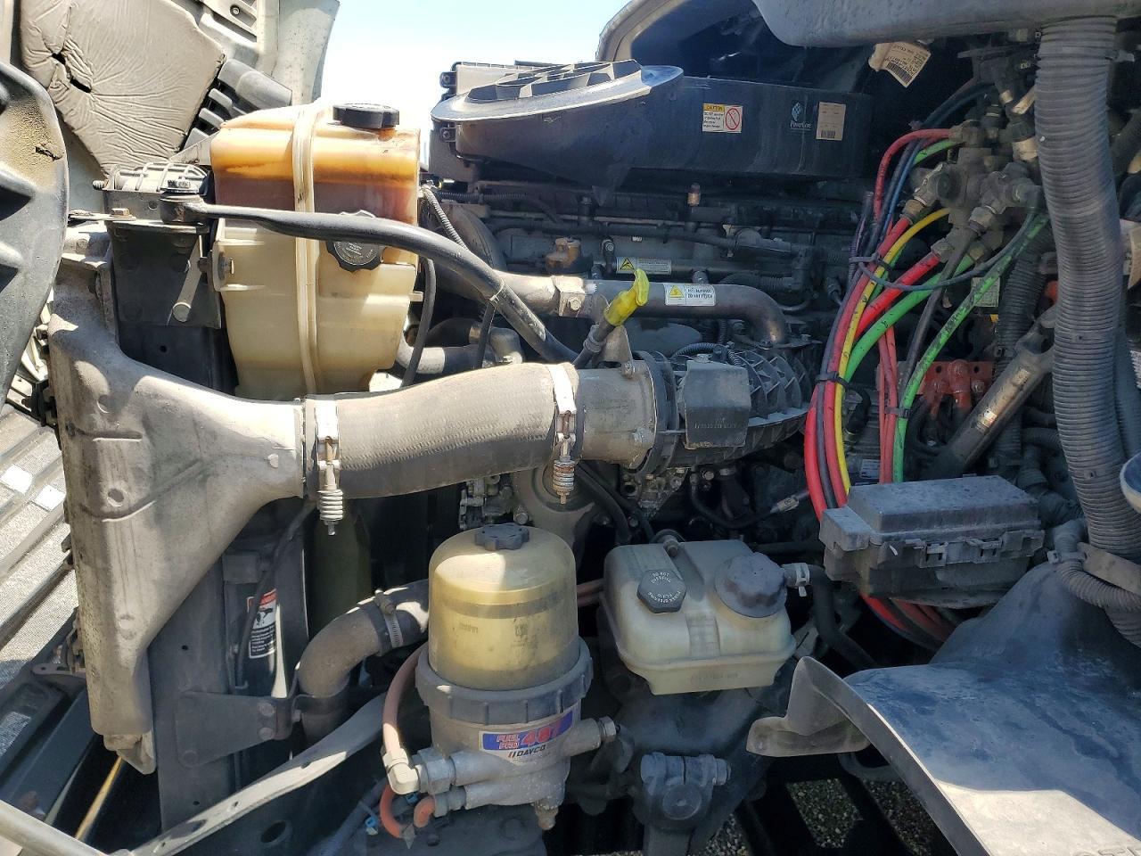 2018 FREIGHTLINER Cascadia 113