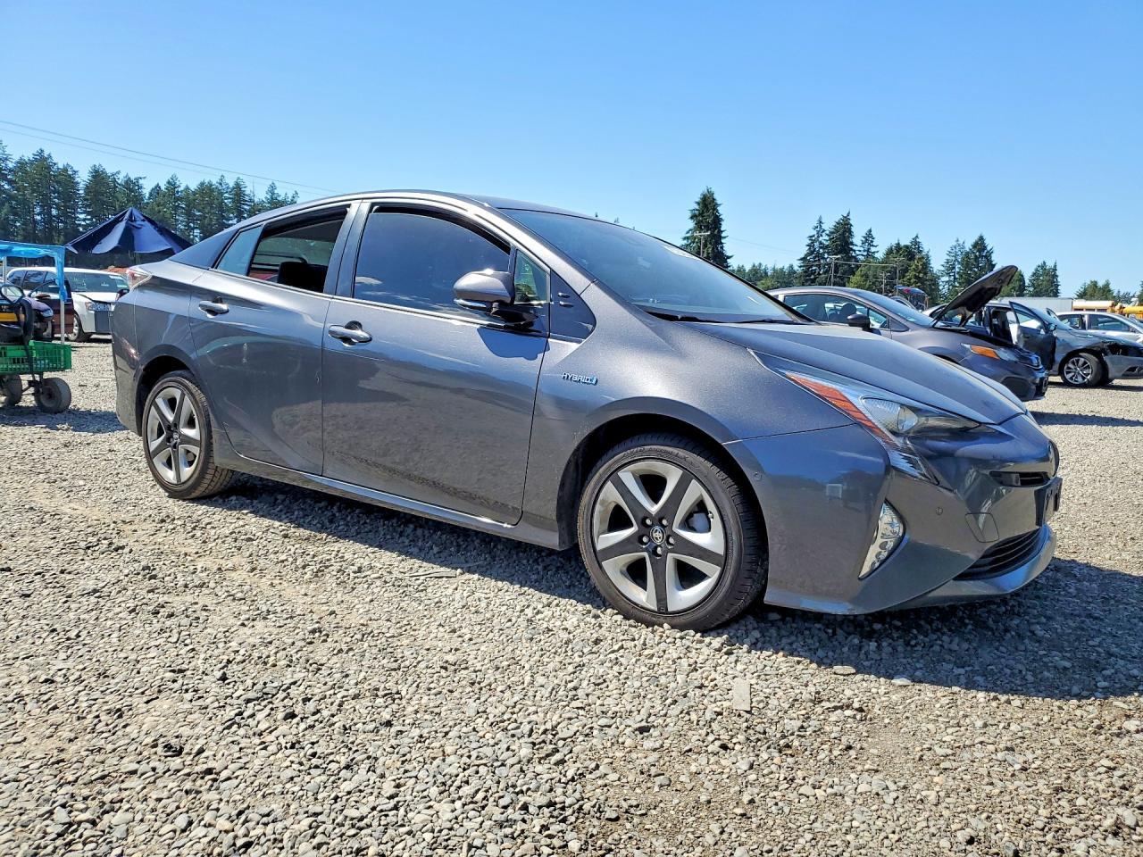 2016 TOYOTA PRIUS