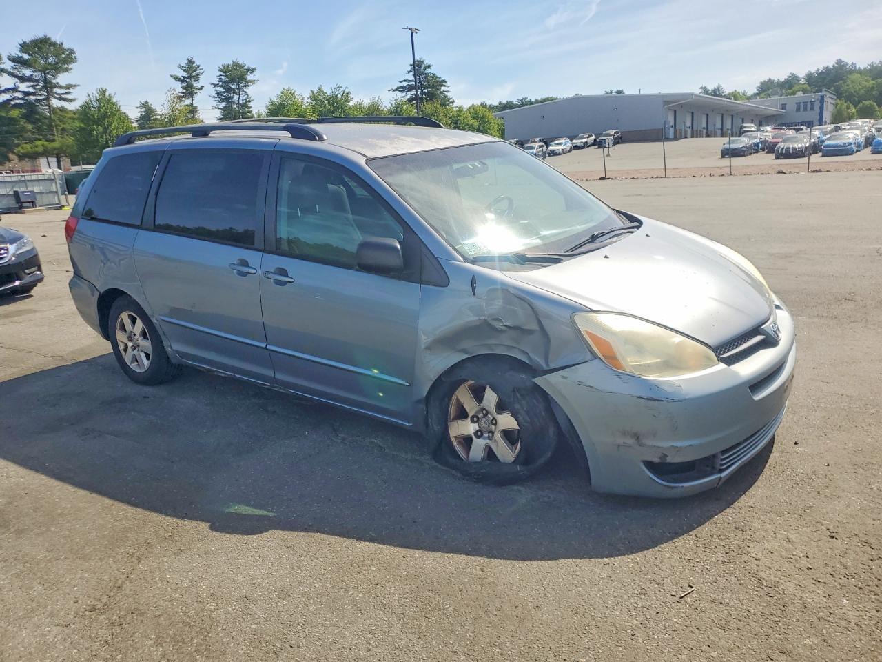 2004 TOYOTA SIENNA