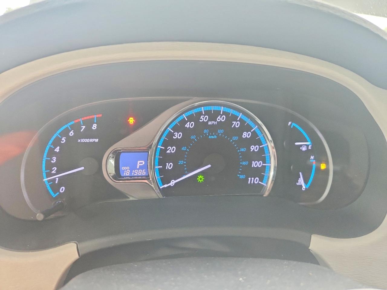 2011 TOYOTA SIENNA