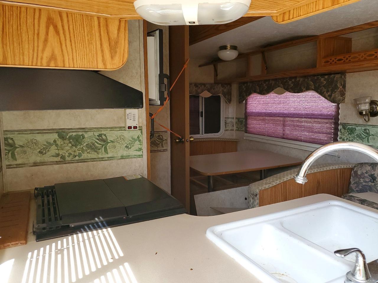 2005 KEYSTONE cougar