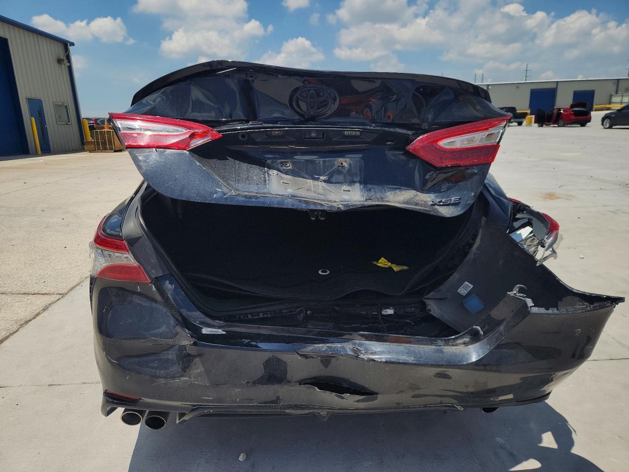 2018 TOYOTA CAMRY