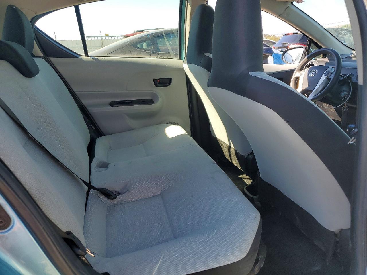 2013 TOYOTA Prius c