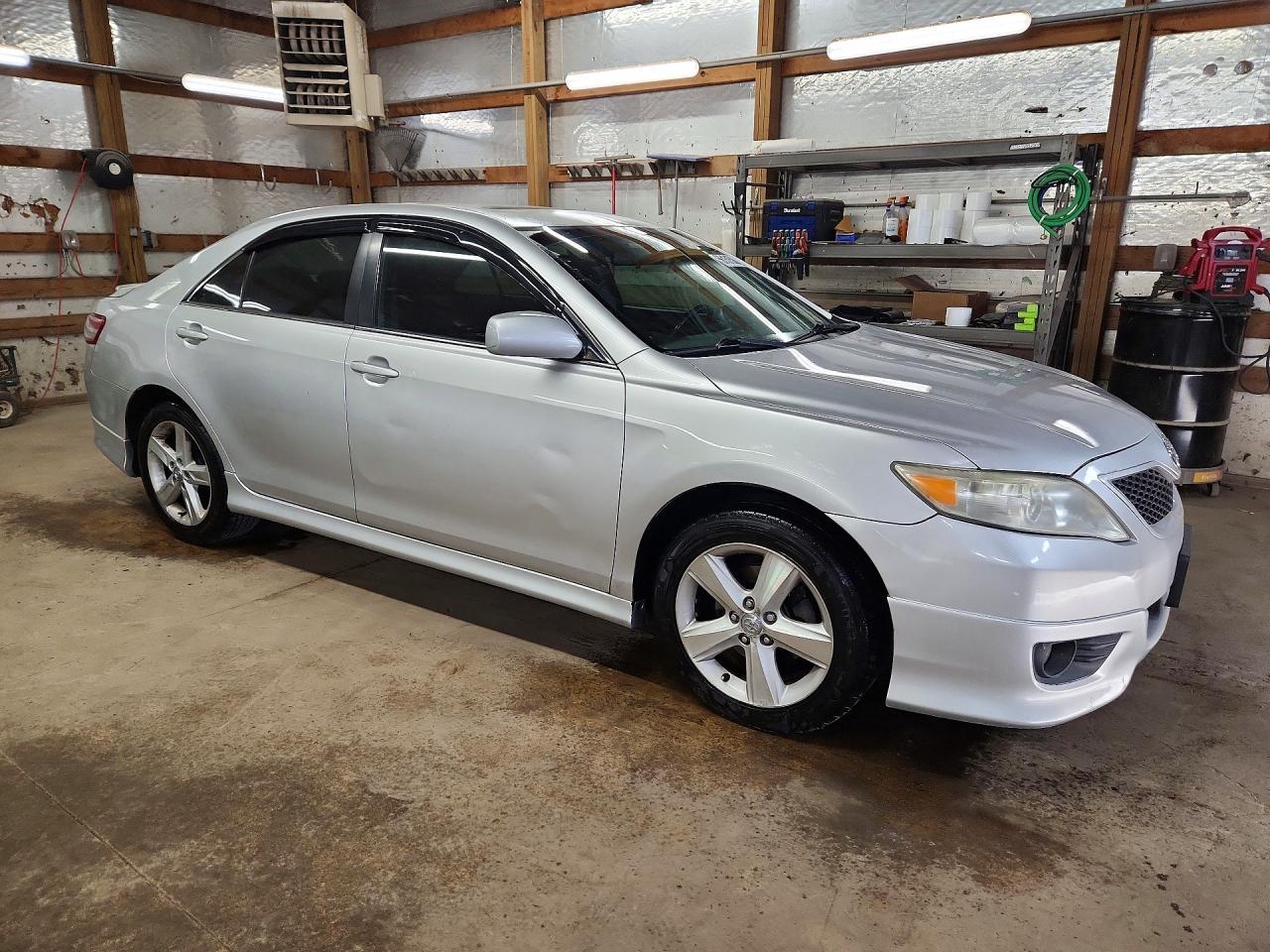 2011 TOYOTA CAMRY