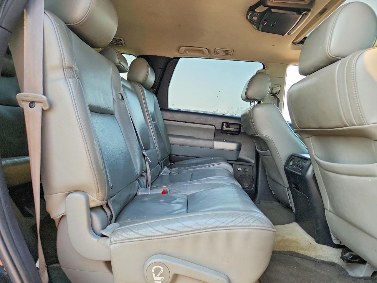 2008 TOYOTA Sequoia