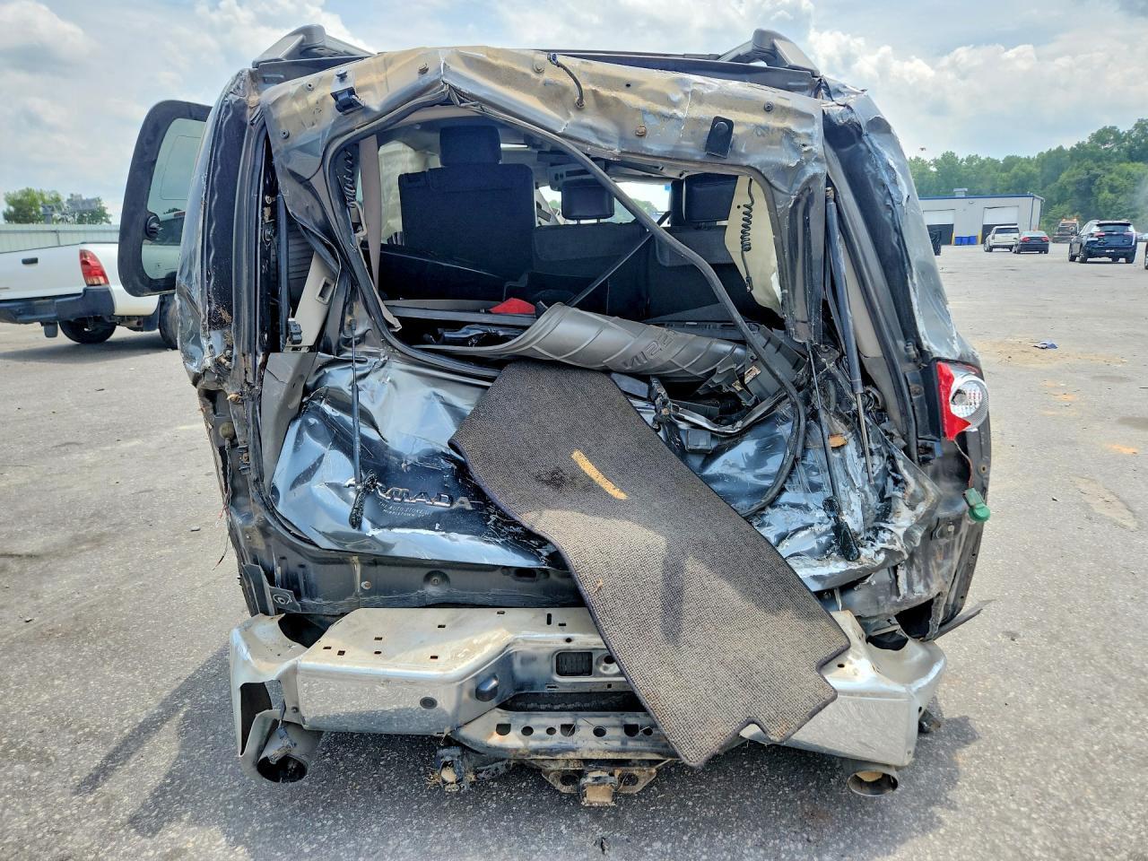2005 NISSAN Armada