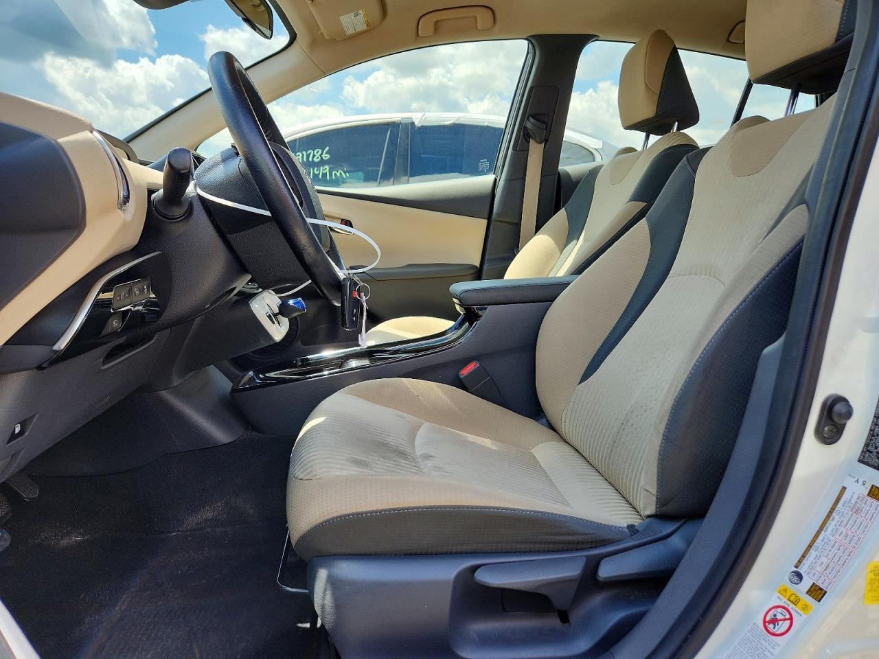 2017 TOYOTA PRIUS