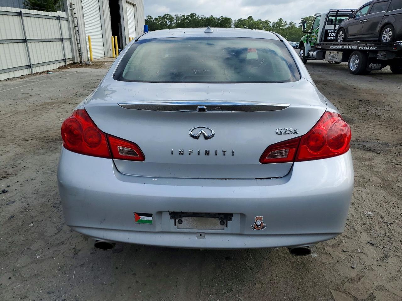 2011 INFINITI G25