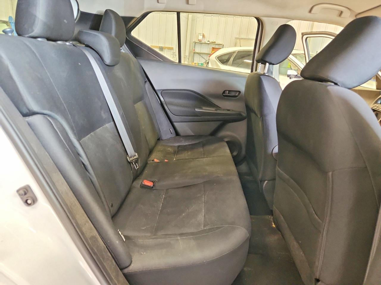 2023 NISSAN KICKS