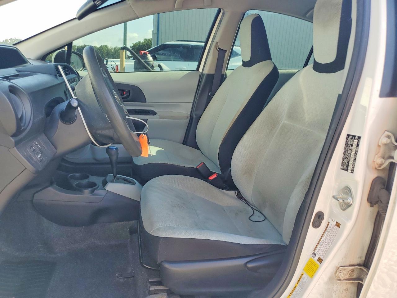2013 TOYOTA Prius c