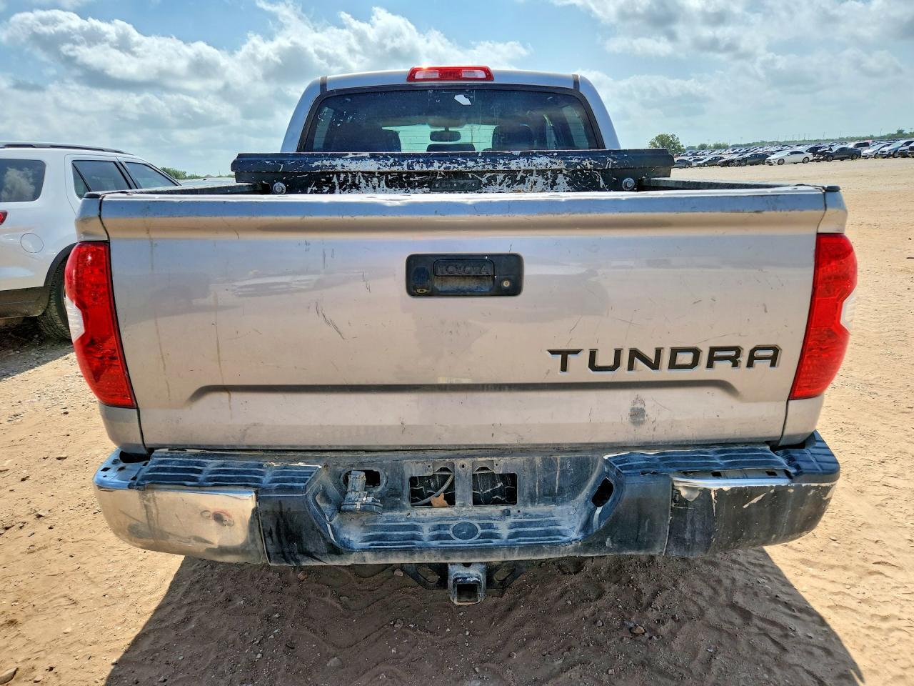 2016 TOYOTA TUNDRA
