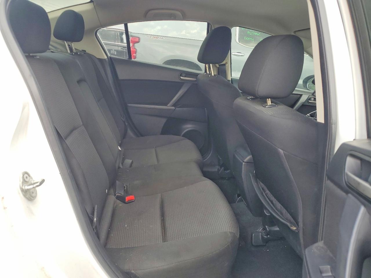 2013 MAZDA 3