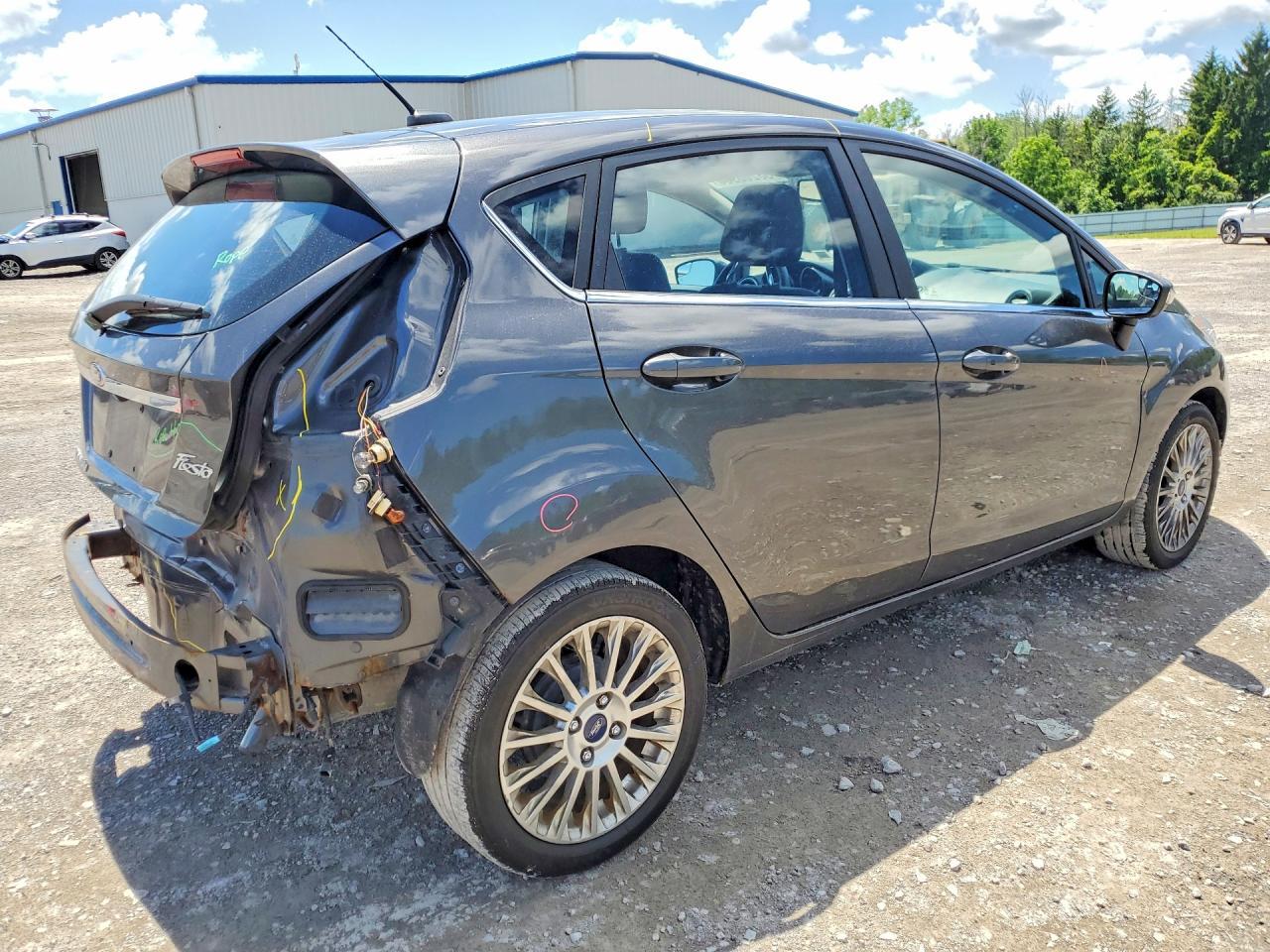 2016 FORD Fiesta