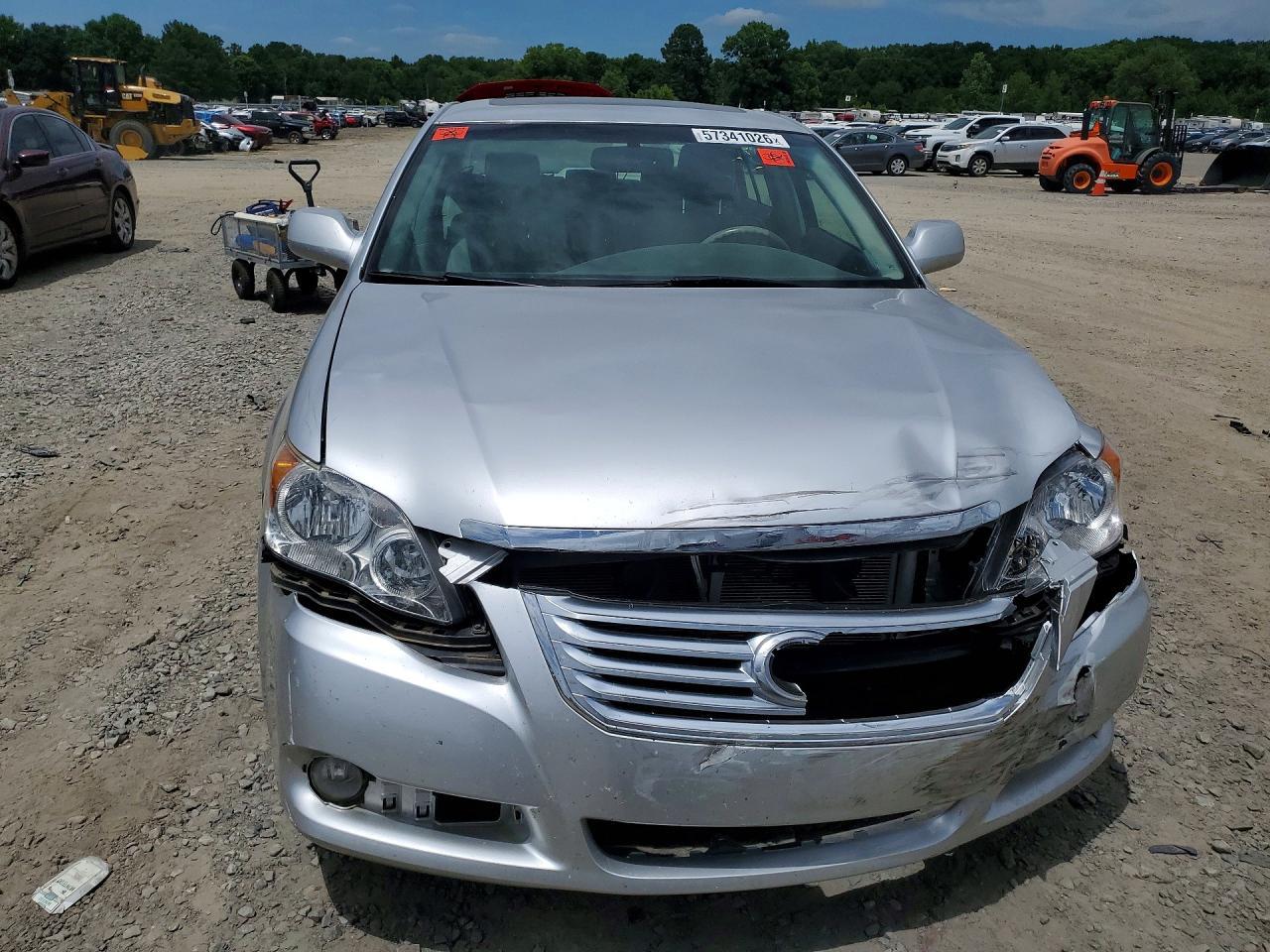 2010 TOYOTA Avalon