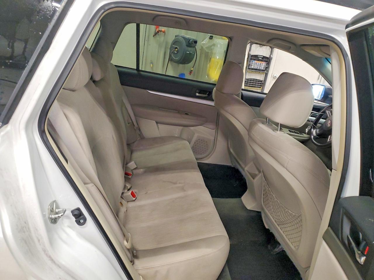 2013 SUBARU Outback