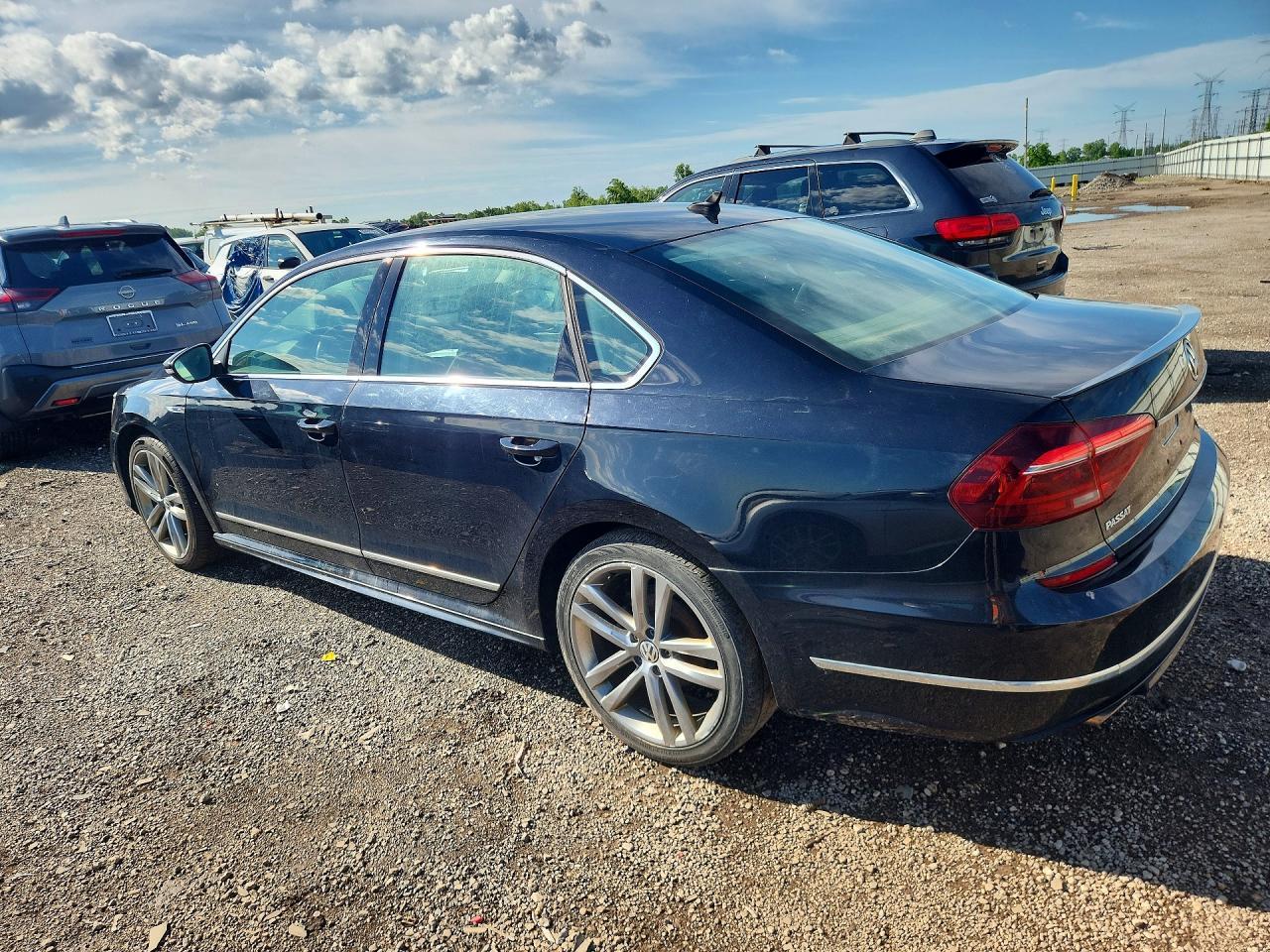 2017 VOLKSWAGEN Passat