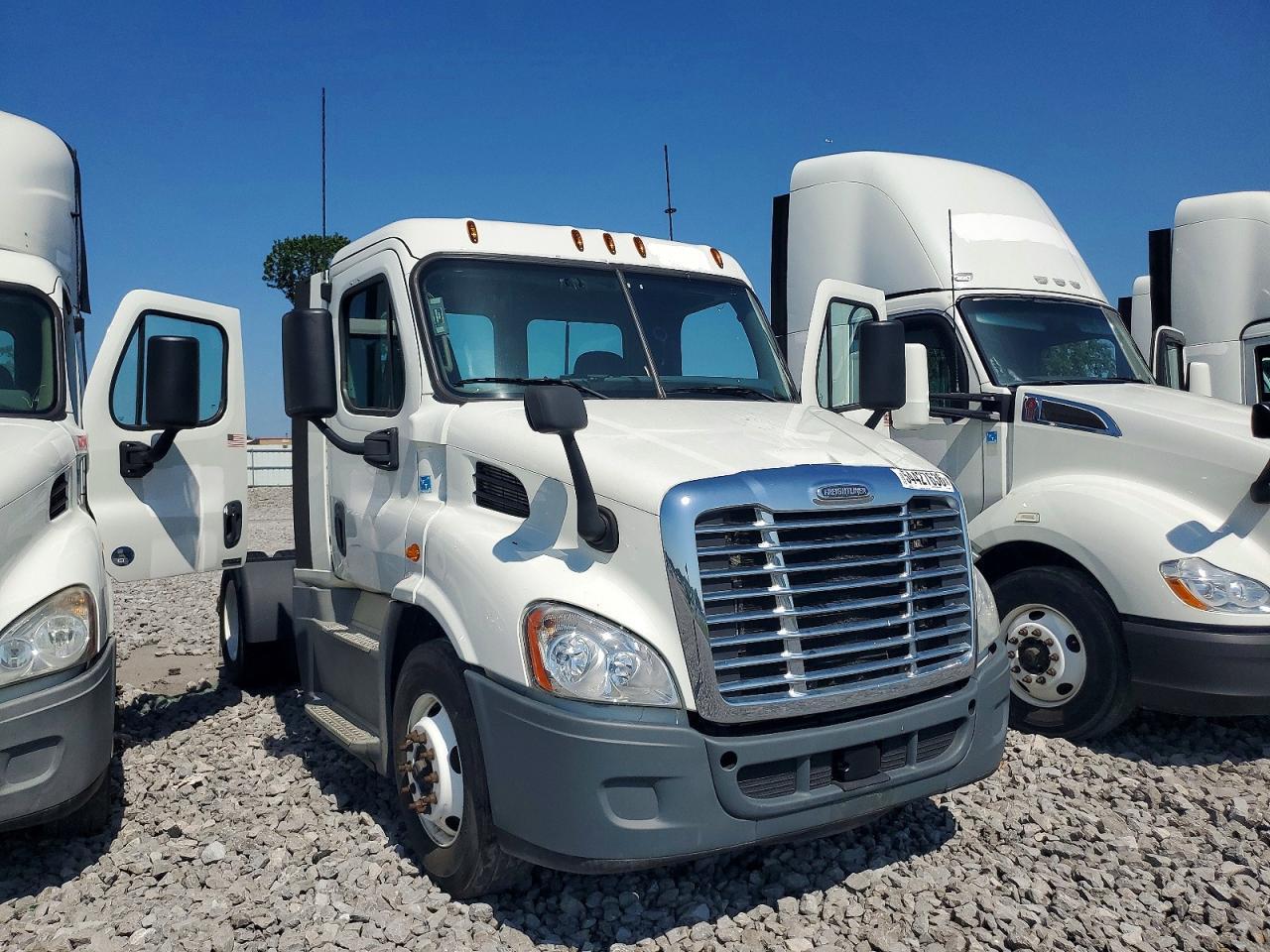 2018 FREIGHTLINER Cascadia 113