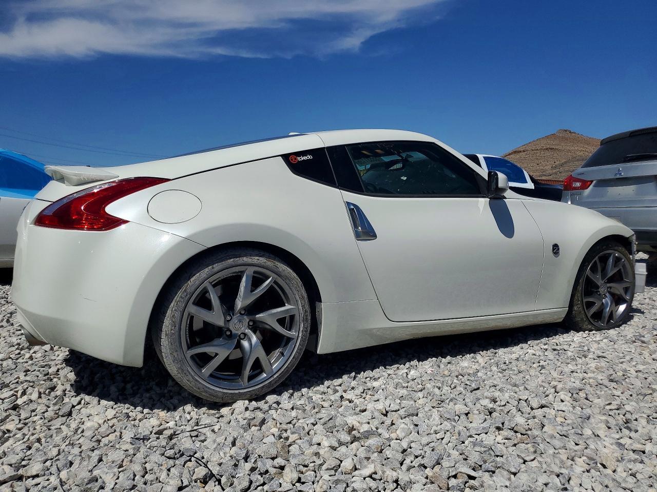 2014 NISSAN 370Z