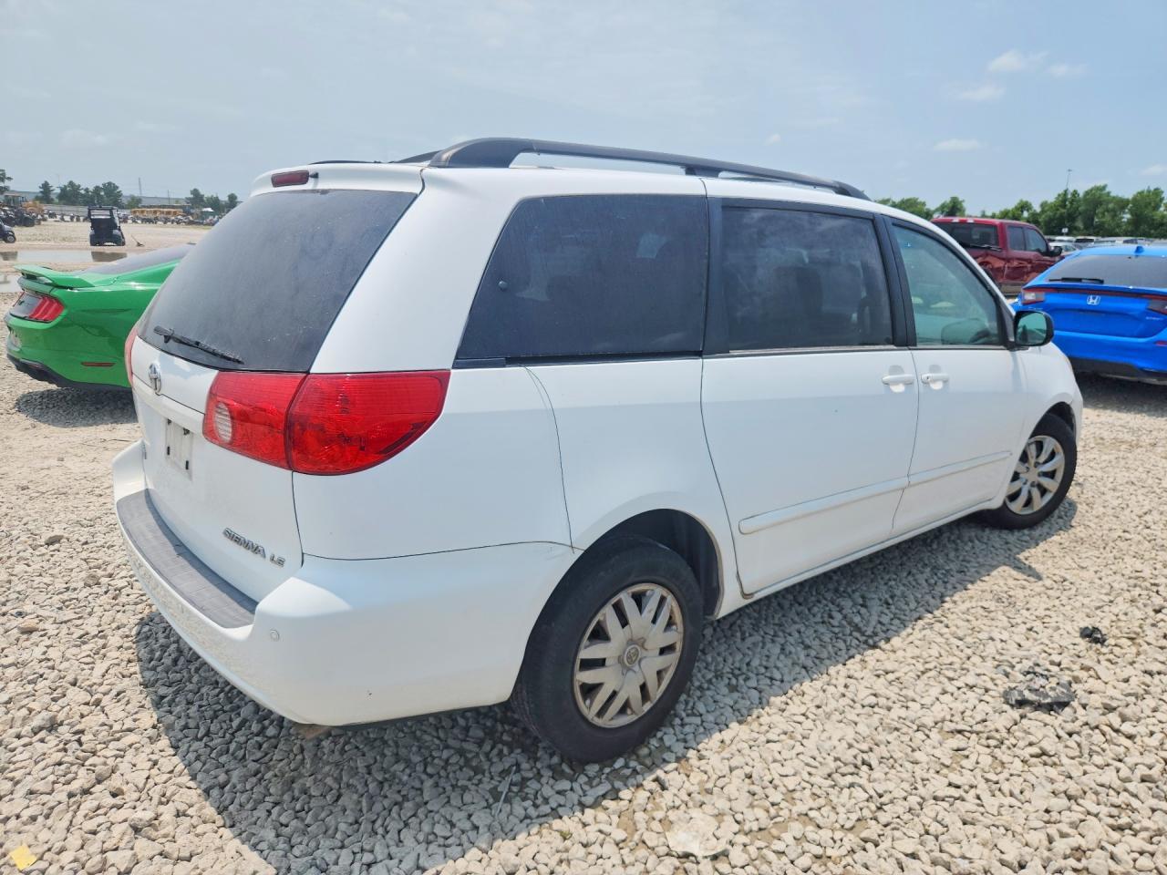 2010 TOYOTA SIENNA