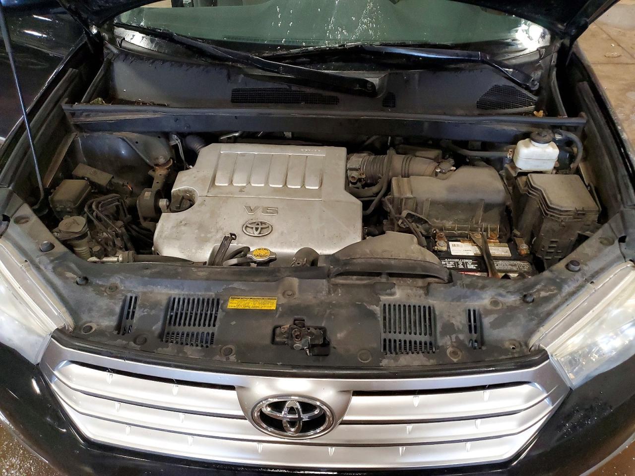 2012 TOYOTA HIGHLANDER