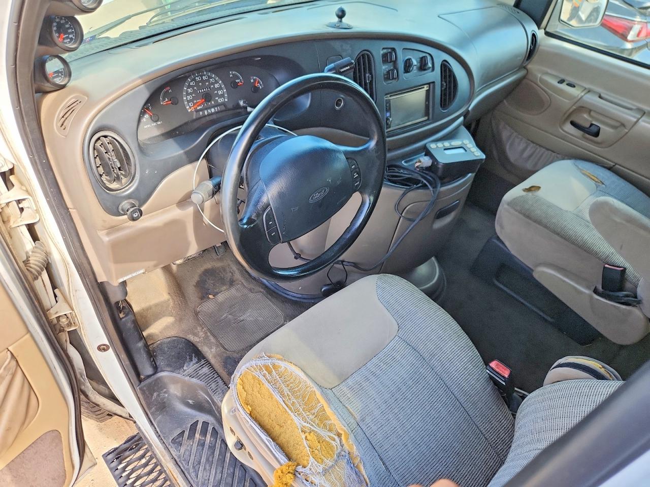 1999 FORD Econoline E350