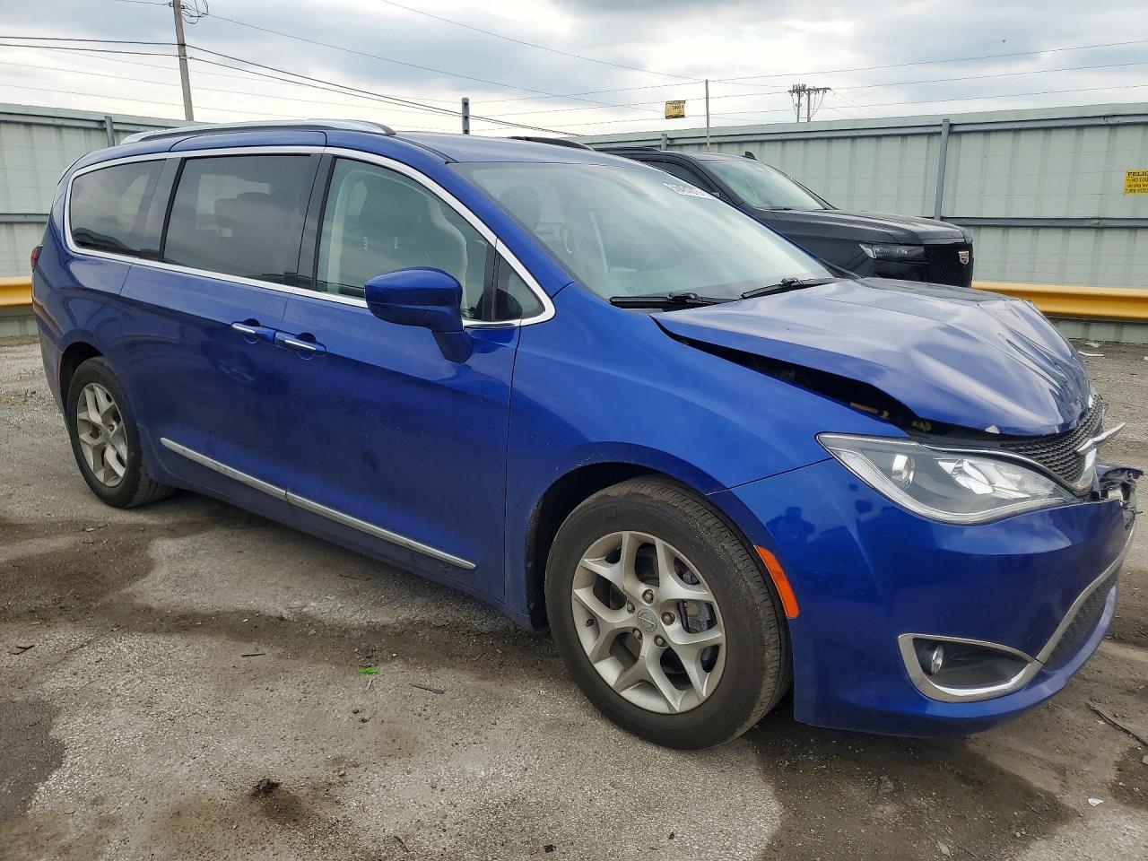 2019 CHRYSLER Pacifica