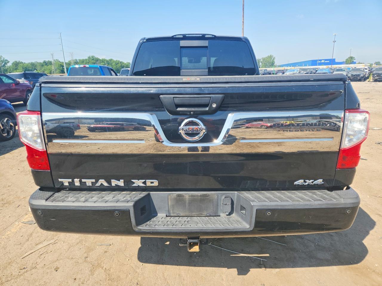 2016 NISSAN Titan